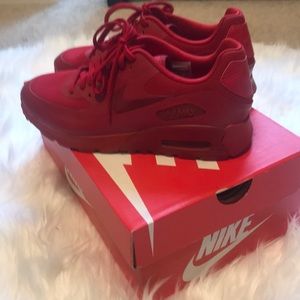 EUC Nike air max